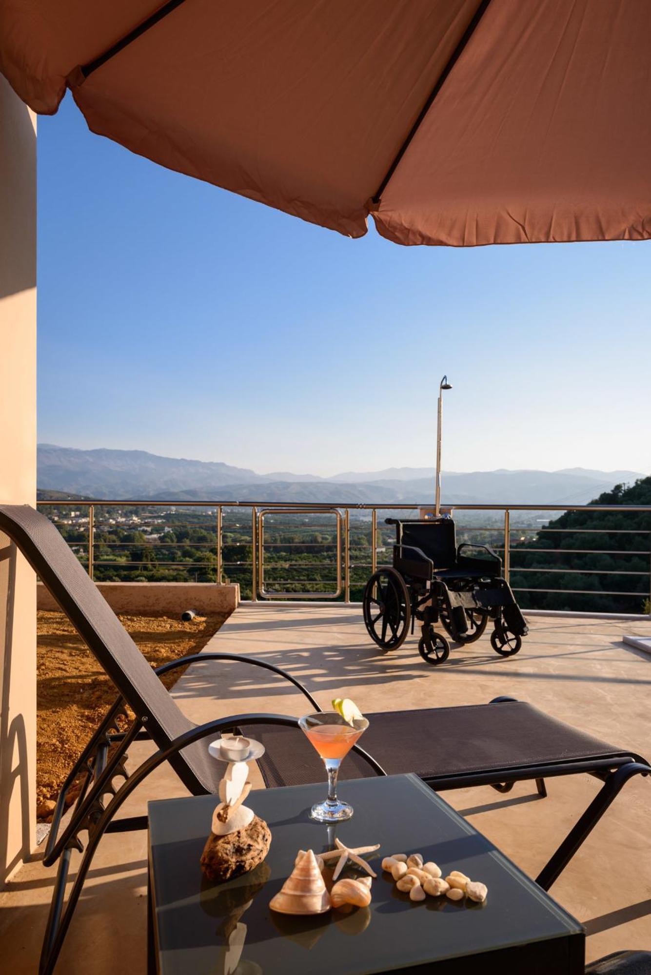 Aksos Suites Accessible Accommodation Agia  外观 照片